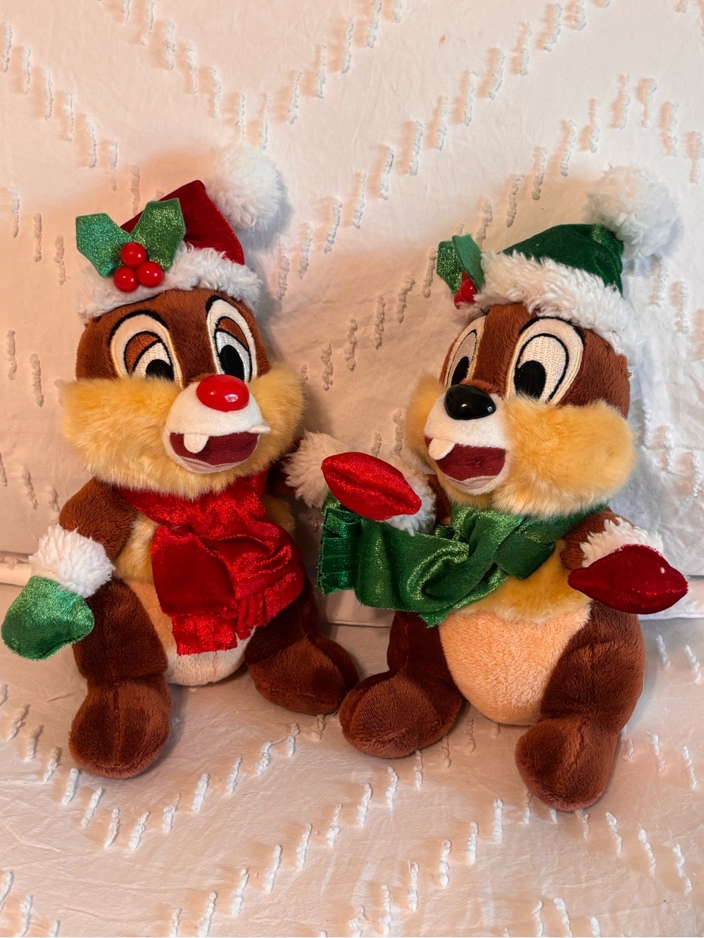 Disney Parks Happy Holidays 2009 Santa CHIP & DALE Chipmunks 8" Plush Stuffed